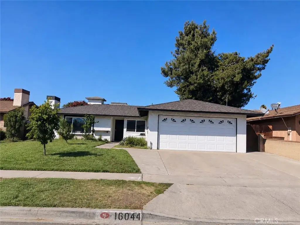 16044 Hawthorne, Fontana, CA 92335 - #1