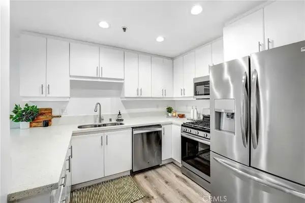 335 S Sierra Madre #203B, Pasadena, CA 91107