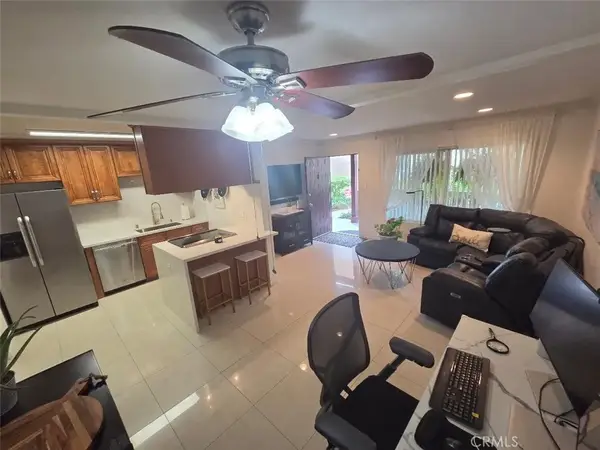 1010 W Macarthur Boulevard #77, Santa Ana, CA 92707