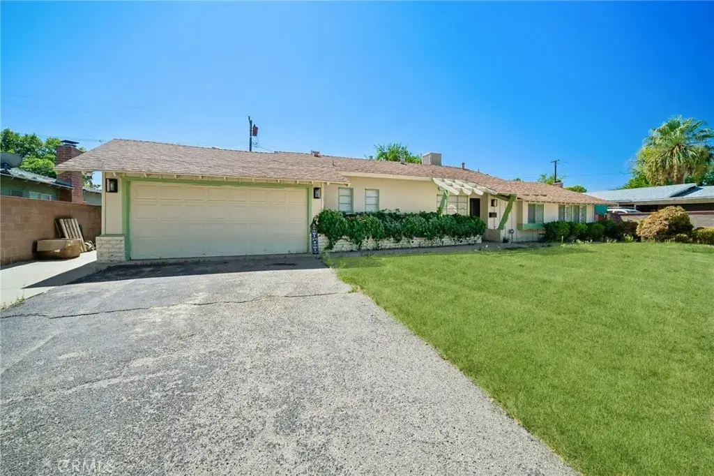 1112 E Avenue J4, Lancaster, CA 93535 - #1