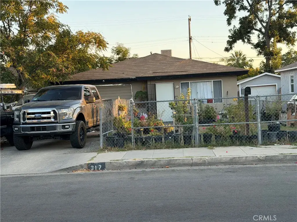 317 Woodrow, Bakersfield, CA 93308 - #1