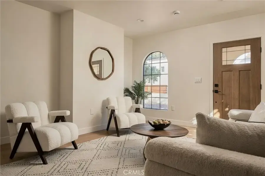 341 Douglas St, Los Angeles, CA 90026 - #3
