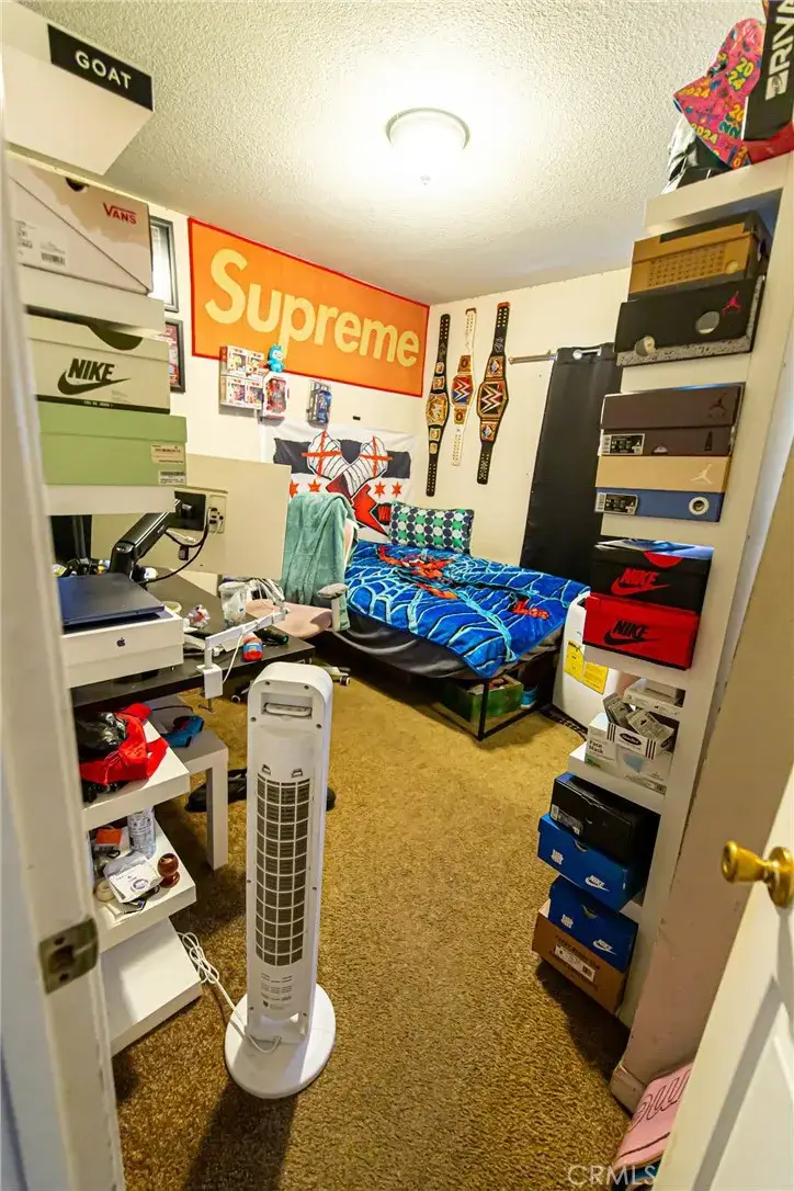 233 W 42nd, Los Angeles, CA 90037 - #3
