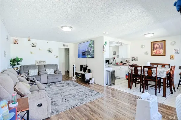 1400 W Warner #46, Santa Ana, CA 92704