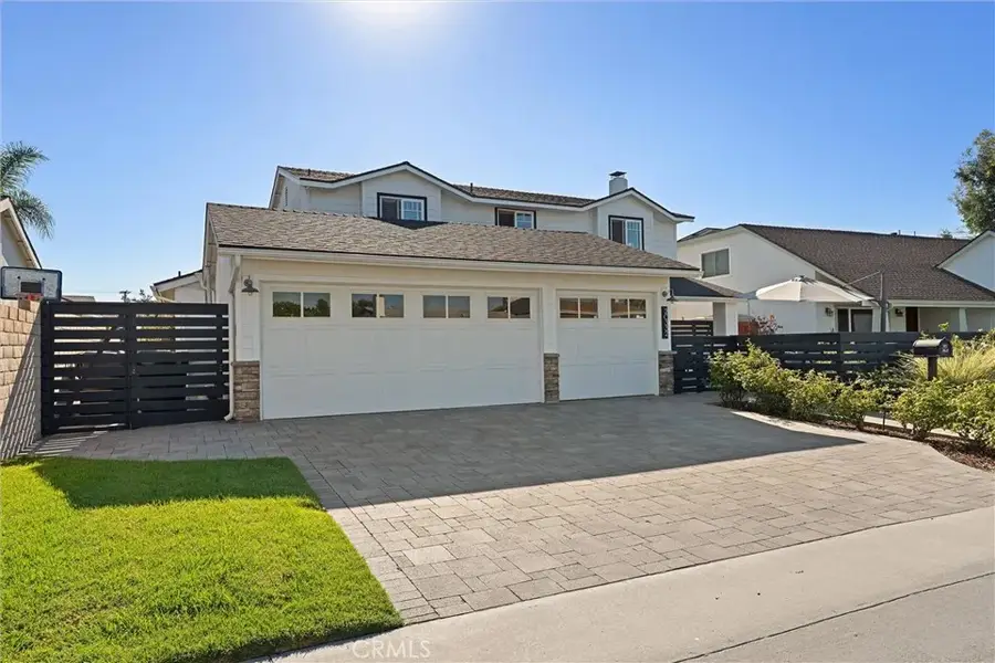 20332 Mansard Lane, Huntington Beach, CA 92646 - #2