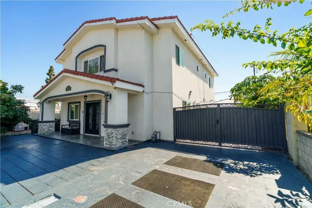 12122 207th, Lakewood, CA 90715 - #1