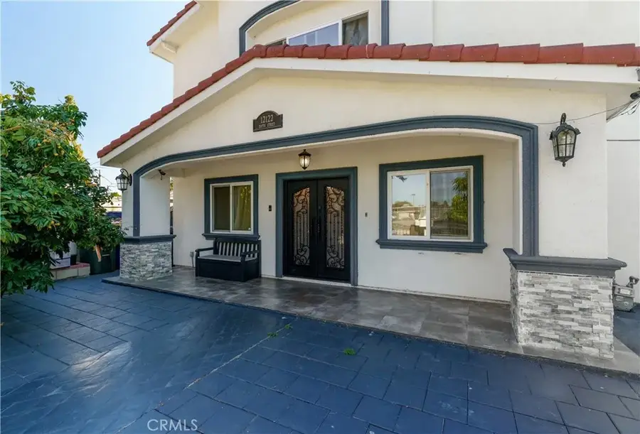 12122 207th, Lakewood, CA 90715 - #3