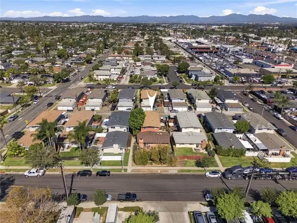 1544 Elm, Costa Mesa, CA 92626