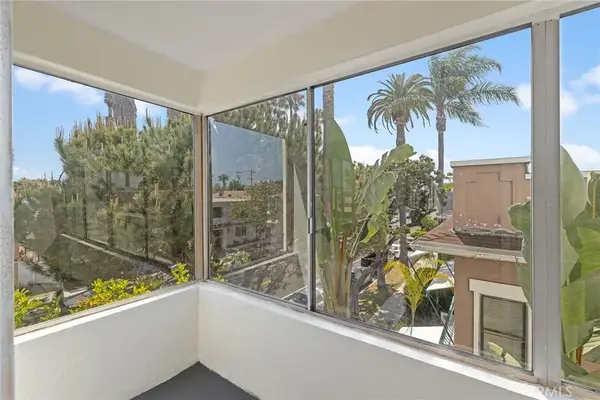 1187 E 3rd #202, Long Beach, CA 90802