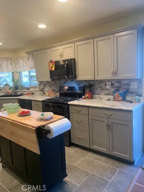 4401 Camelot, Bakersfield, CA 93301