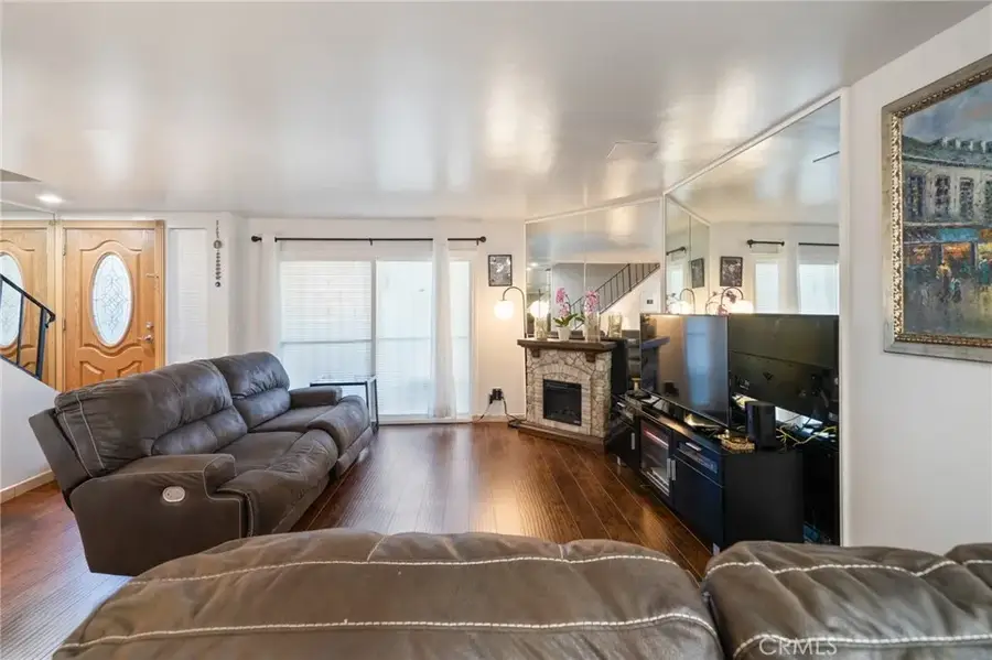 8633 Balboa Boulevard #29, Northridge, CA 91325 - Image #2