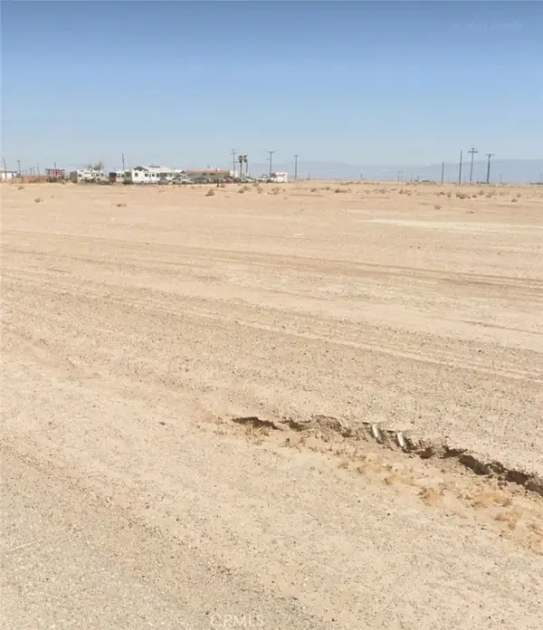 2172 Salton Dr, Thermal, CA 92274