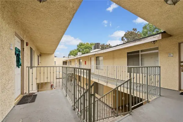 7035 Woodley #205, Van Nuys, CA 91406