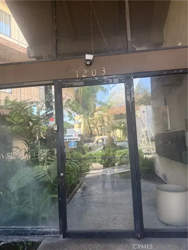 1203 E San Antonio Drive #201, Long Beach, CA 90807