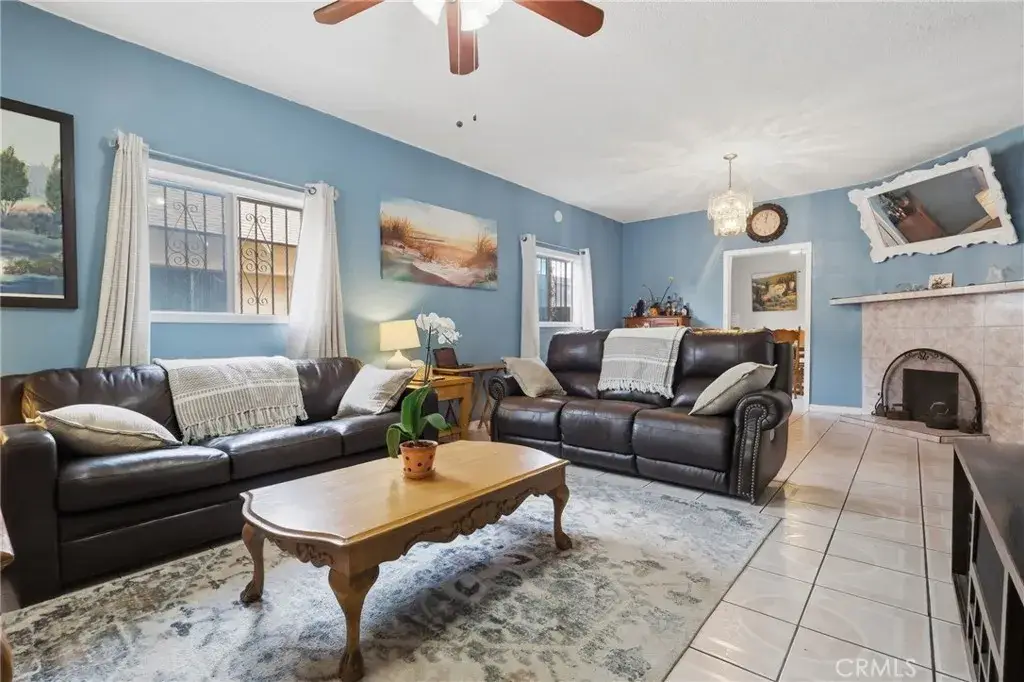 201 W 50th, Los Angeles, CA 90037 - #1