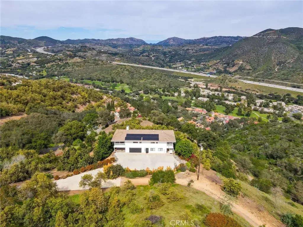 2160 Puerto Del Mundo, Fallbrook, CA 92028 - #1