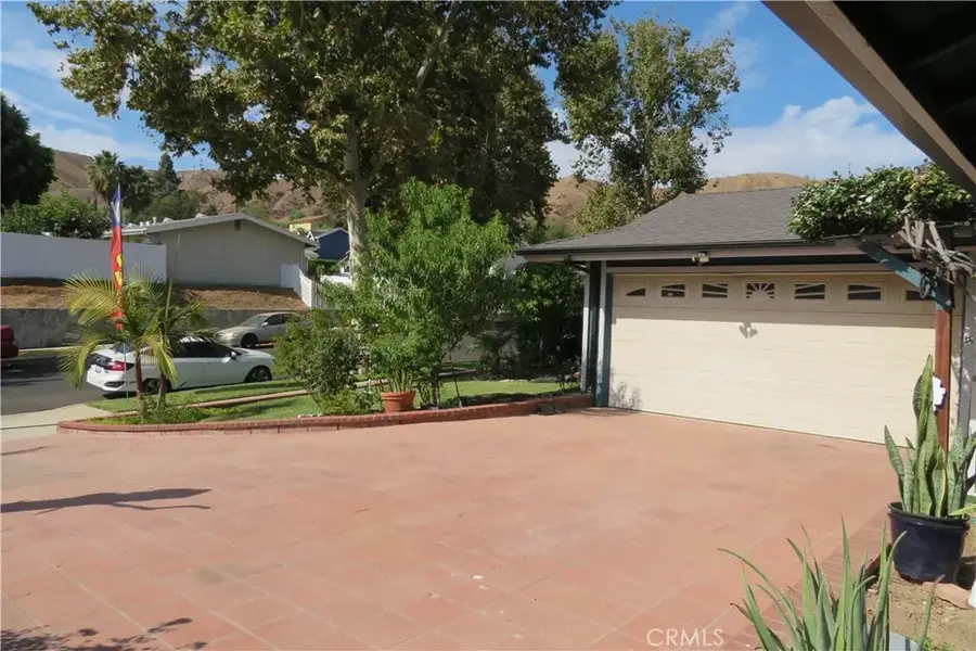 11666 Remington, Sylmar, CA 91342 - #3