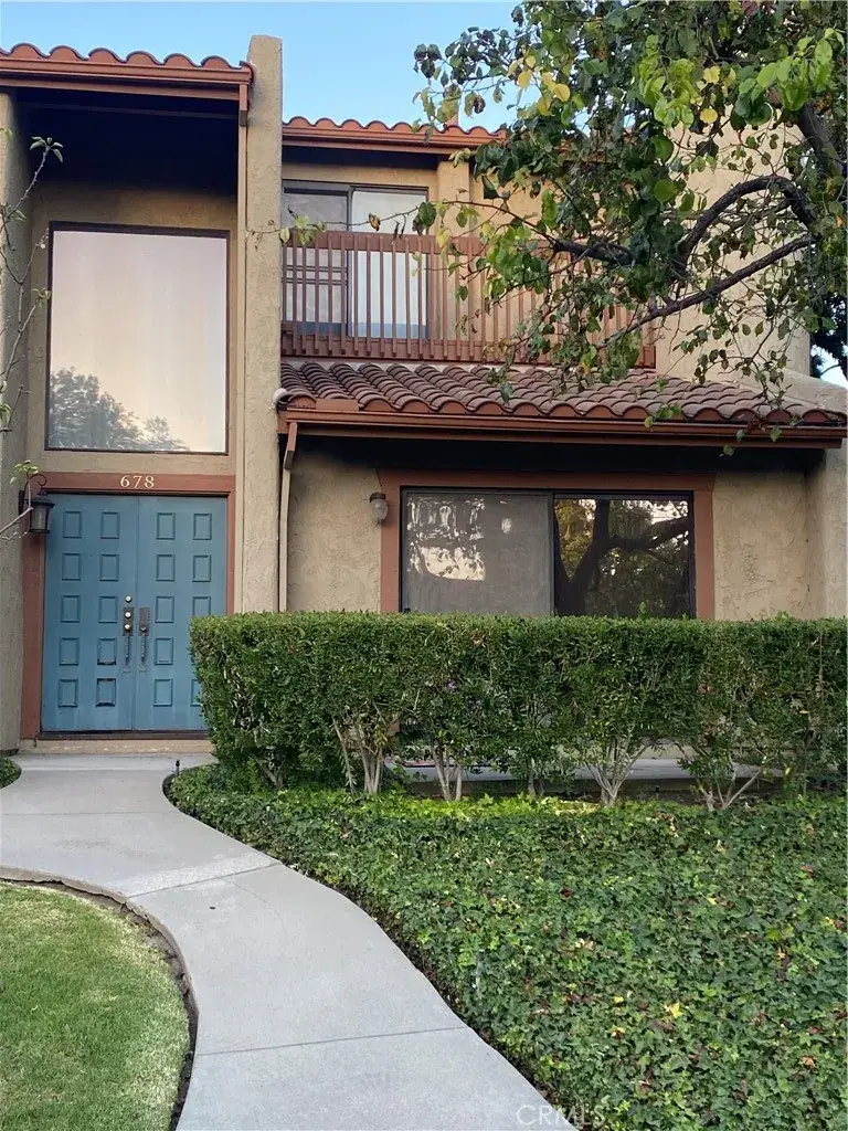 678 Rosewood, Camarillo, CA 93010 - #1