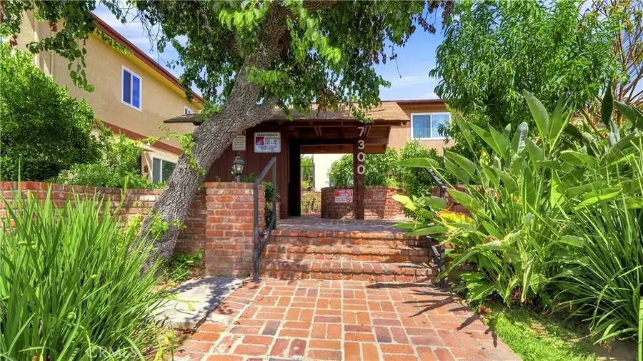 7300 Lennox #K16, Van Nuys, CA 91405 - #2