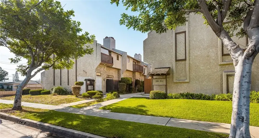 320 W 220th Unit 4, Carson, CA 90745 - #2