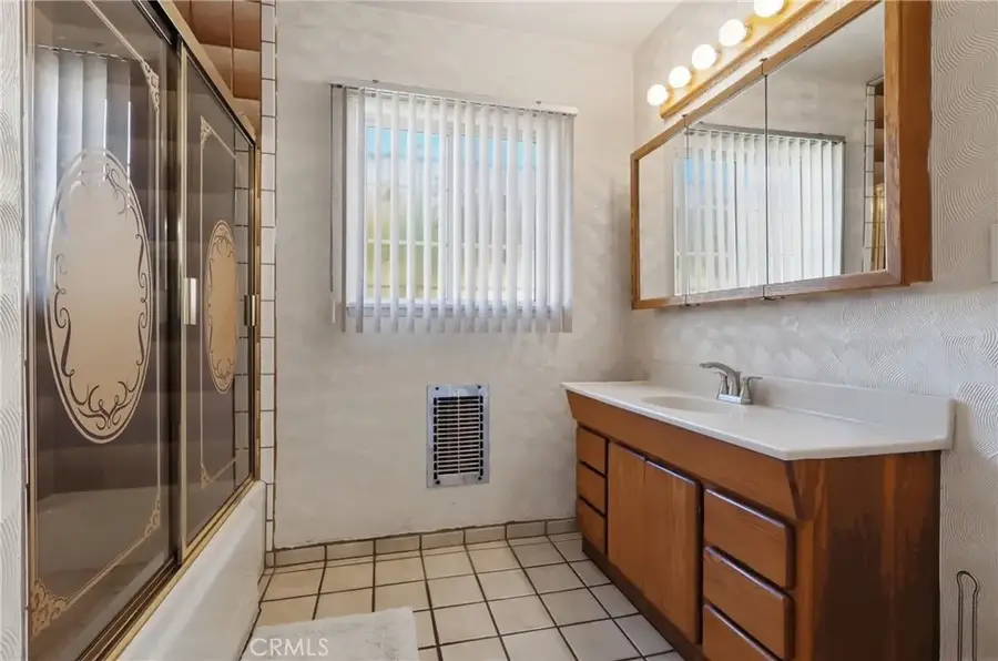 13003 Daphne, Gardena, CA 90249 - #3