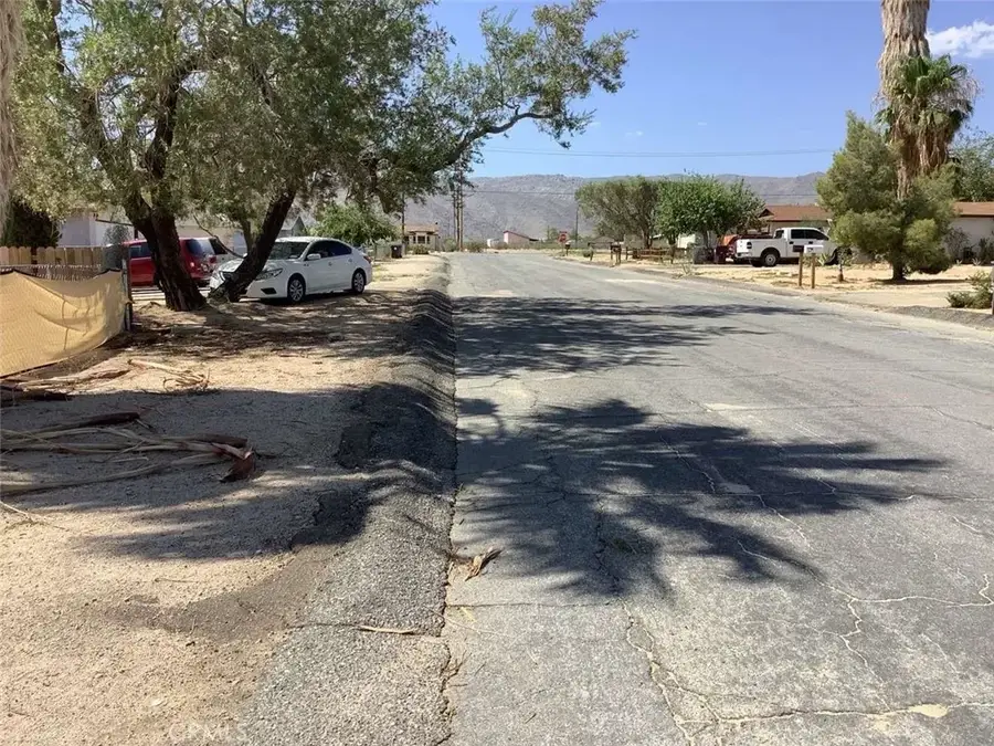 5645 Cahuilla Avenue, Twentynine Palms, CA 92277 - #3