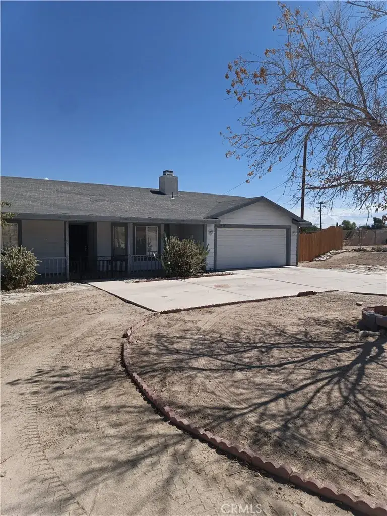 15975 NW Village Dr, Victorville, CA 92394 - Image #2