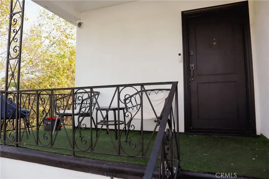 1247 S Sycamore Avenue, Los Angeles, CA 90019 - Image #3