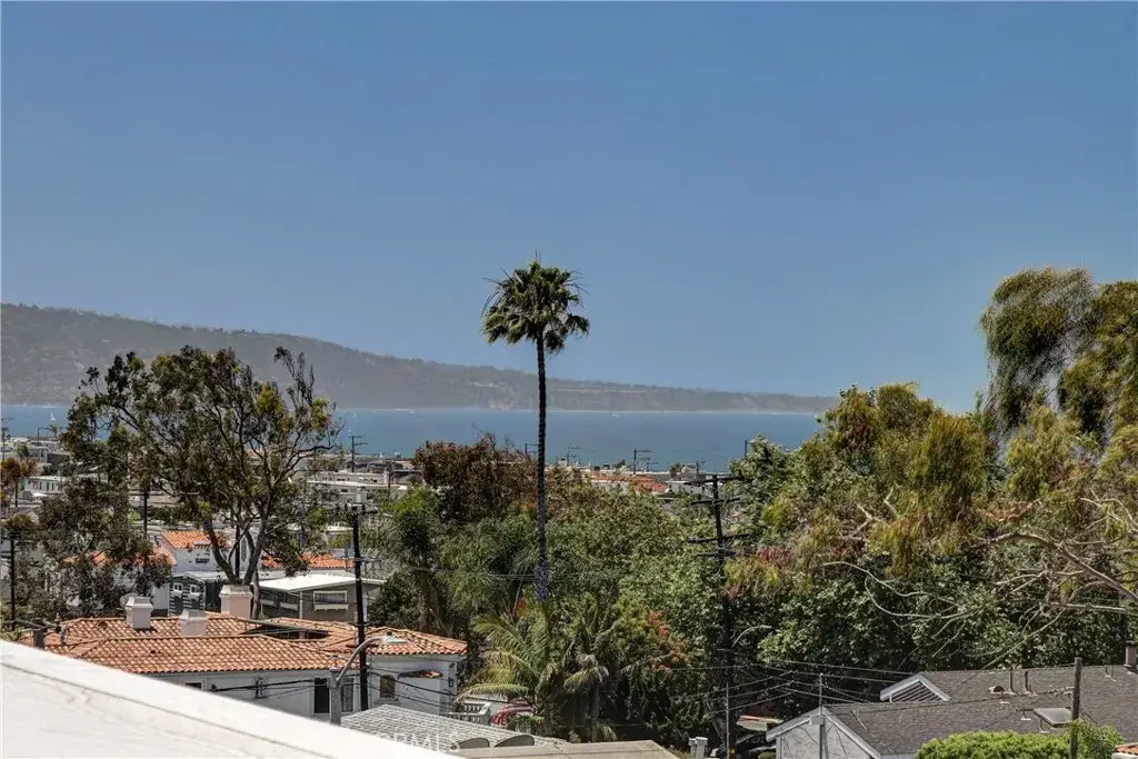 1140 Fisher Avenue, Manhattan Beach, CA 90266 - Image #1