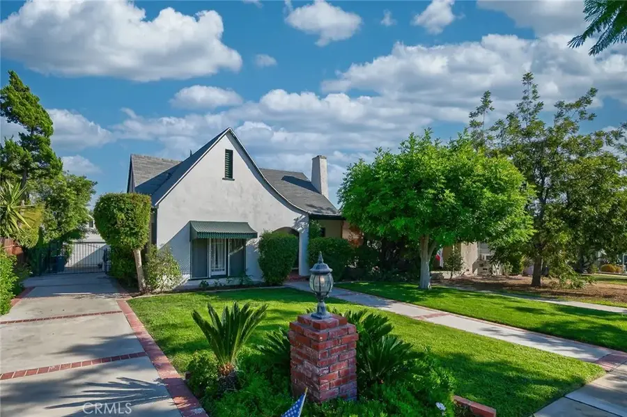 1042 E Tujunga, Burbank, CA 91501 - Image #2