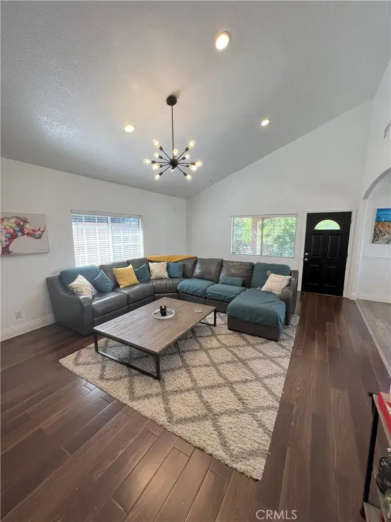 657 W 1st Street, San Pedro, CA 90731 - Image #3