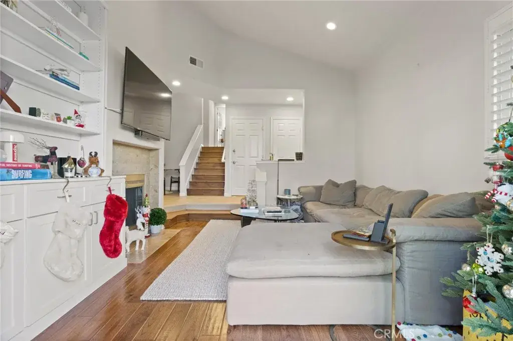 19 Laguna Court, Manhattan Beach, CA 90266 - Image #1