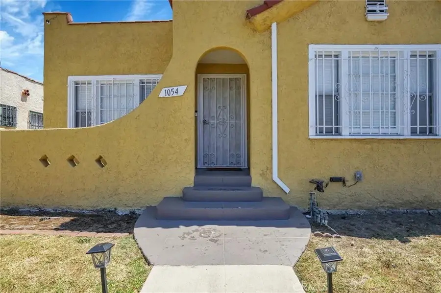 1054 W 81st Place, Los Angeles, CA 90044 - Image #2