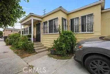 6828 S San Pedro, Los Angeles, CA 90003