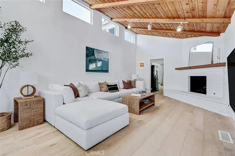 2921 N Poinsettia, Manhattan Beach, CA 90266 - Image #3