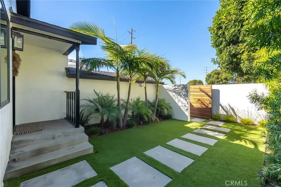 966 Rosecrans Avenue, Manhattan Beach, CA 90266 - Image #2