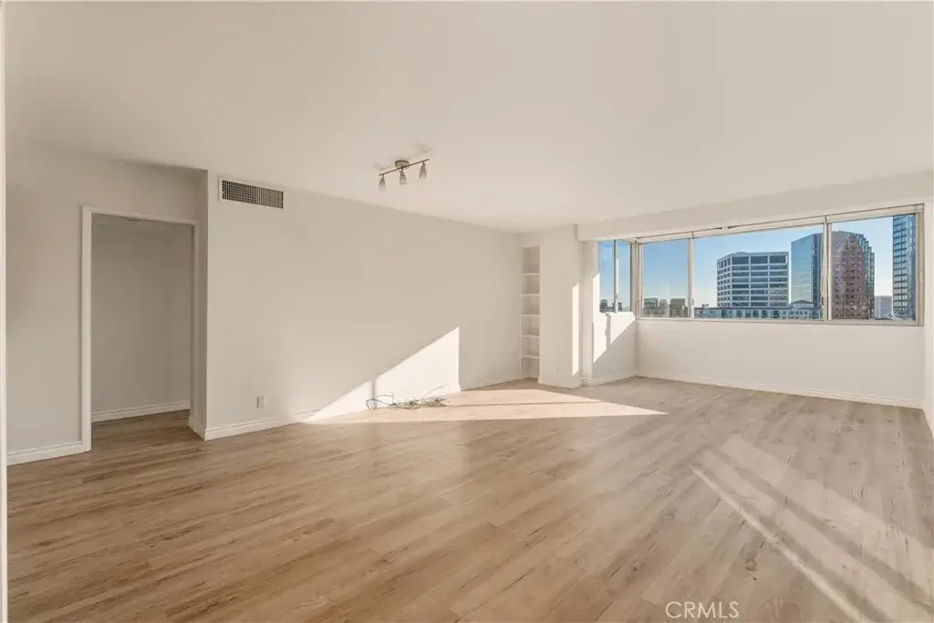 969 Hilgard #707, Los Angeles, CA 90024 - Image #1