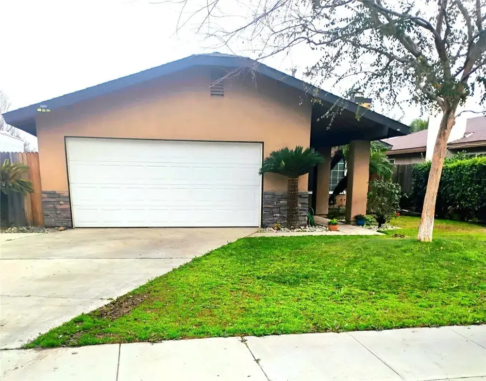 6300 Ringwood Street, Bakersfield, CA 93313 - #1