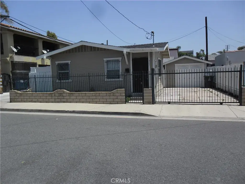 307 N Shelton St, Santa Ana, CA 92703 - Image #1