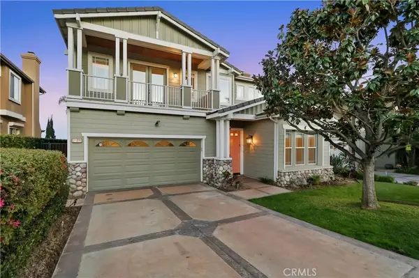 2108 Ridgeview Terrace, Signal Hill, CA 90755