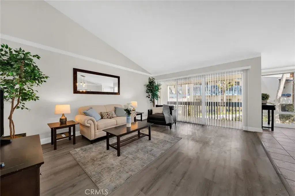 902 Camino Real #208, Redondo Beach, CA 90277 - #1