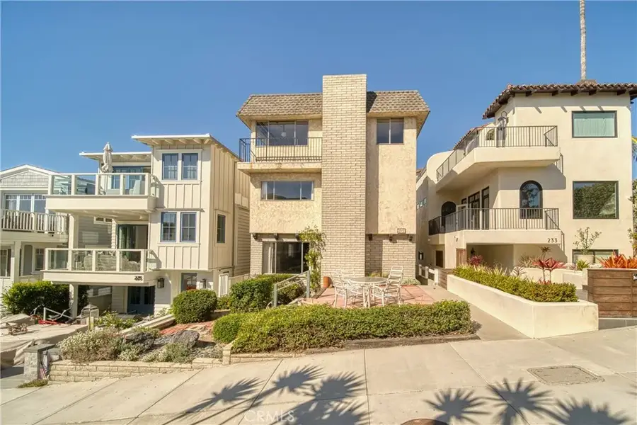 229 7th Street, Manhattan Beach, CA 90266 - #3