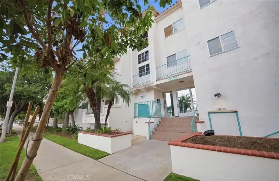 1335 Newport Avenue #202, Long Beach, CA 90804 - #3