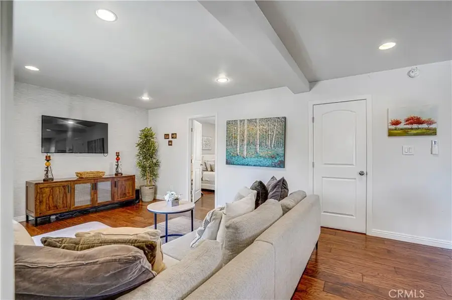 1301 S Hudson, Los Angeles, CA 90019 - #3