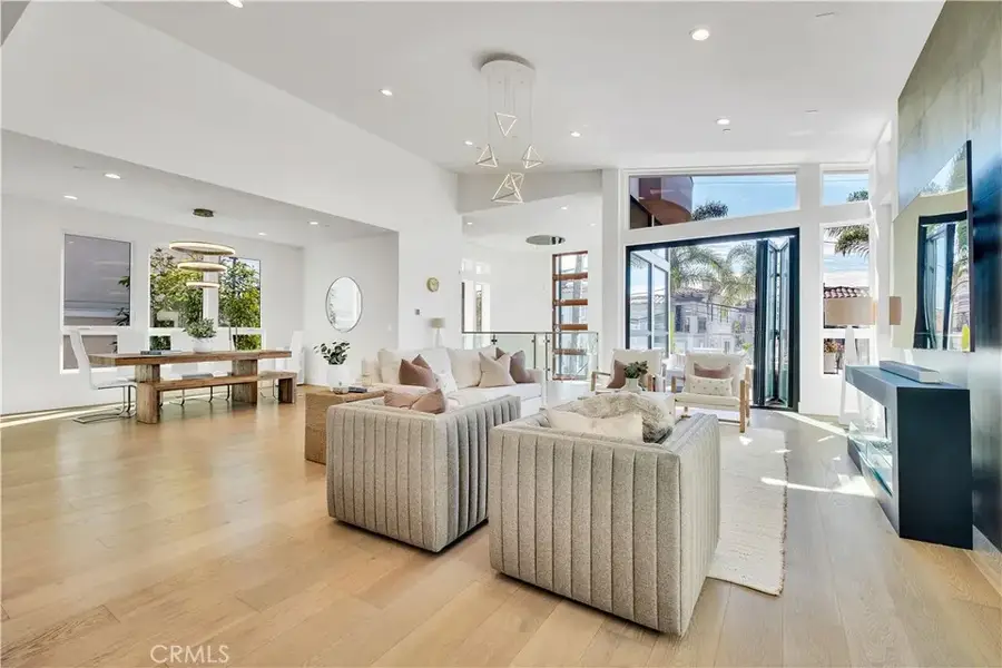 719 1st Place, Hermosa Beach, CA 90254 - #3