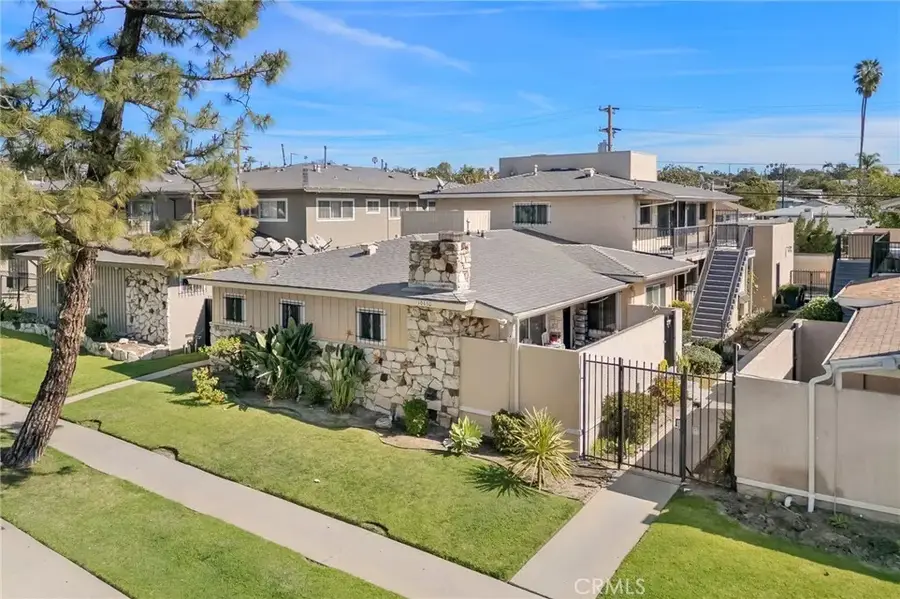 10630 Crenshaw Blvd, Inglewood, CA 90303 - #2