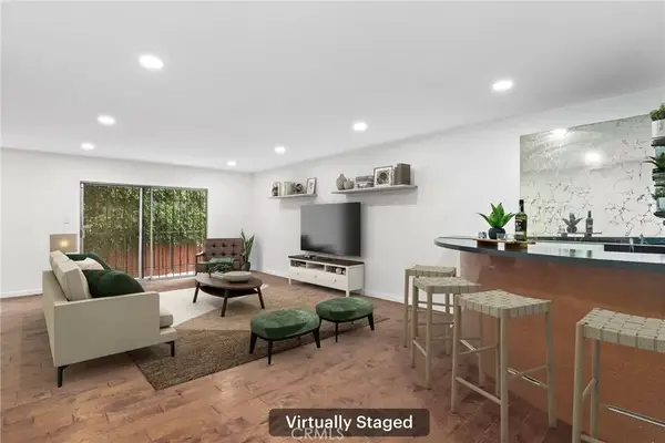 1045 N Kings Road #105, West Hollywood, CA 90069