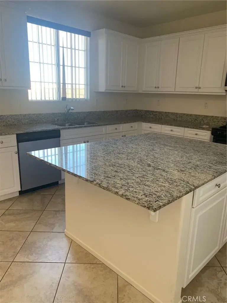 15038 Paseo Verde Place Row, Victorville, CA 92394 - #3