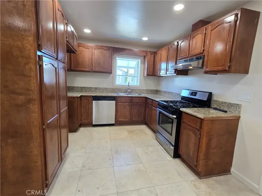 825 W 144th, Gardena, CA 90247 - #2