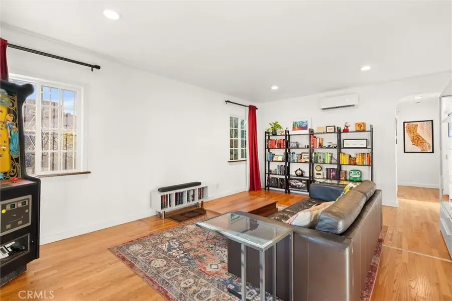 527 W 106th Street, Los Angeles, CA 90044 - #3